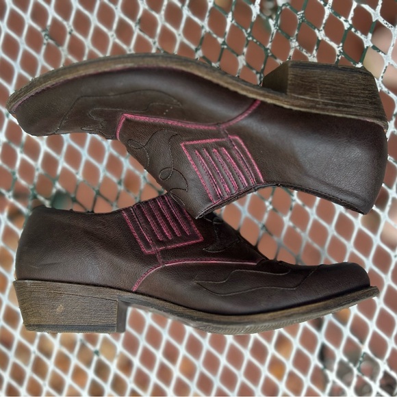 air Madeline Boots - Picture 3 of 7